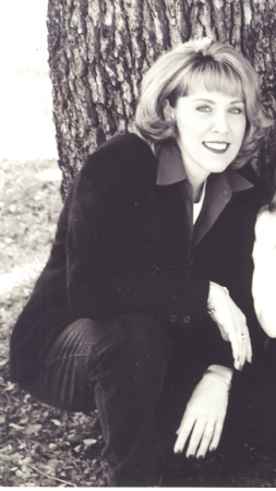 Tonya Reynolds Photo 1
