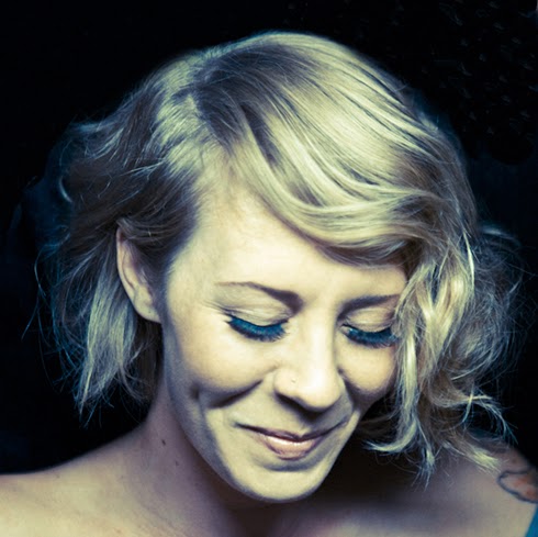 Laura Green Photo 19