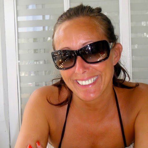 Suzanne Stokes Photo 6