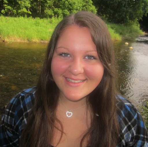 Alyssa Hall Photo 19
