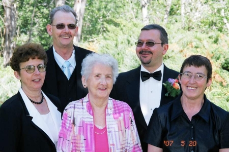 Suzanne Phillips Photo 18