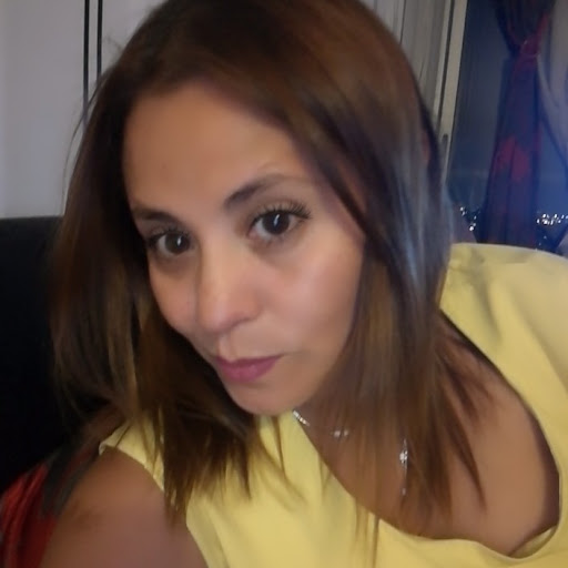 Erika Fernandez Photo 16