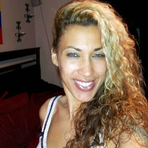 April Gomes Photo 1