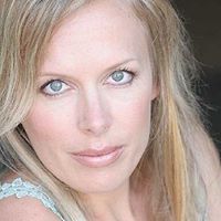 Anna Hall Photo 37