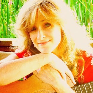 Andrea Carlson Photo 16