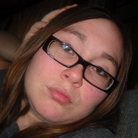 Hannah Gustafson Photo 18