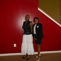 Jacqueline Mills Photo 33