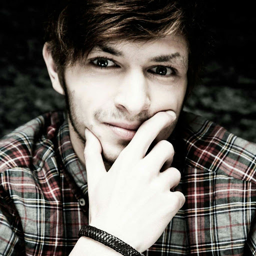 Charlie Lane Photo 30