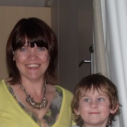 Julie Connolly Photo 38