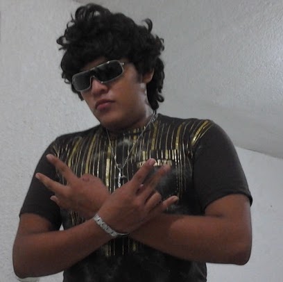 Alexander Benitez Photo 8