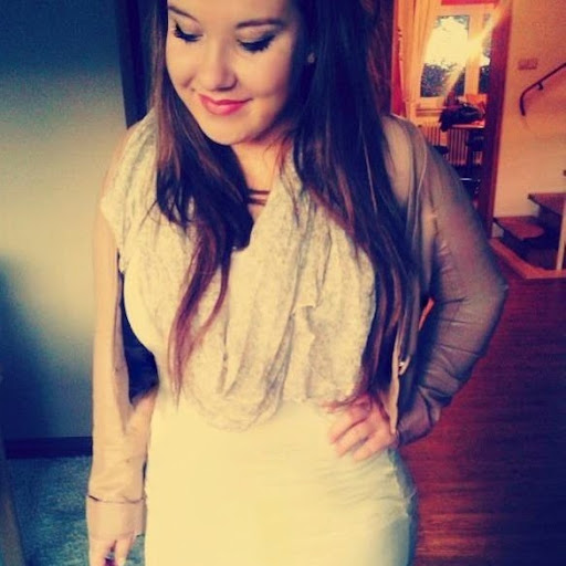 Laura Werner Photo 38