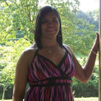 Renee Giles Photo 8