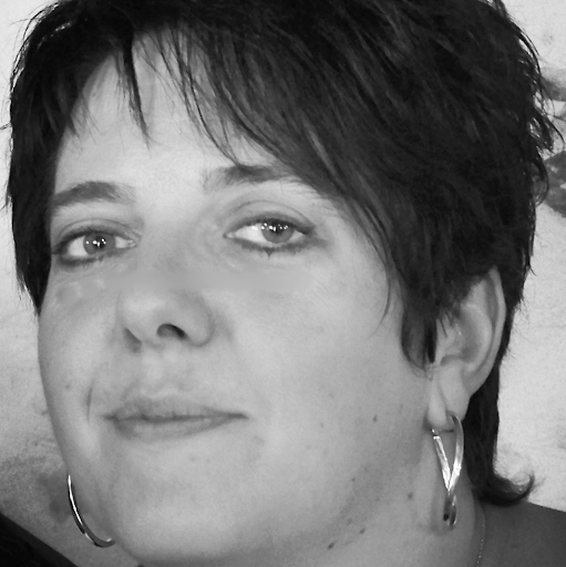 Caroline Jenkins Photo 30