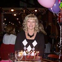 Lori Bennett Photo 16