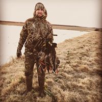 Logan Robbins Photo 9