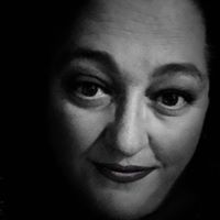 Melissa Holmes Photo 18