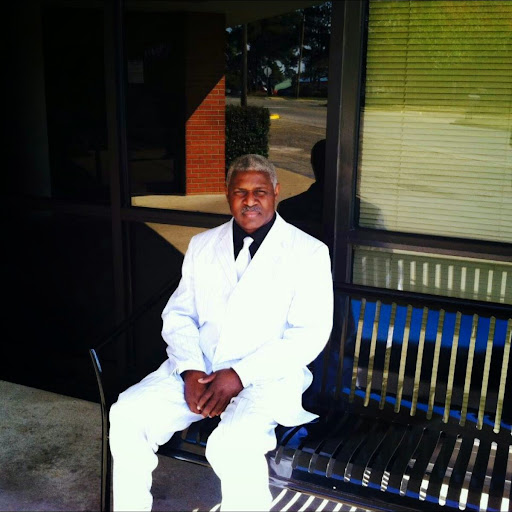 Willie Hall Photo 8