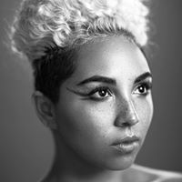 Chelsea Perkins Photo 8