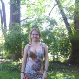 Linda Garcia Photo 17