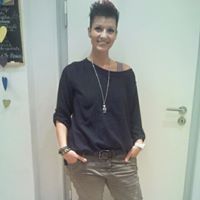 Heidi Davies Photo 5