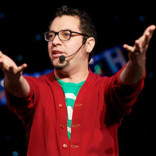 Michael Robles Photo 27