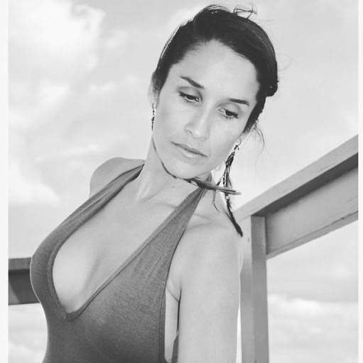 Angela Munoz Photo 39