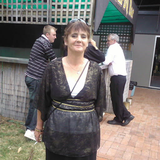 Linda Griggs Photo 10