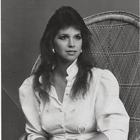 Laura Barksdale Photo 11