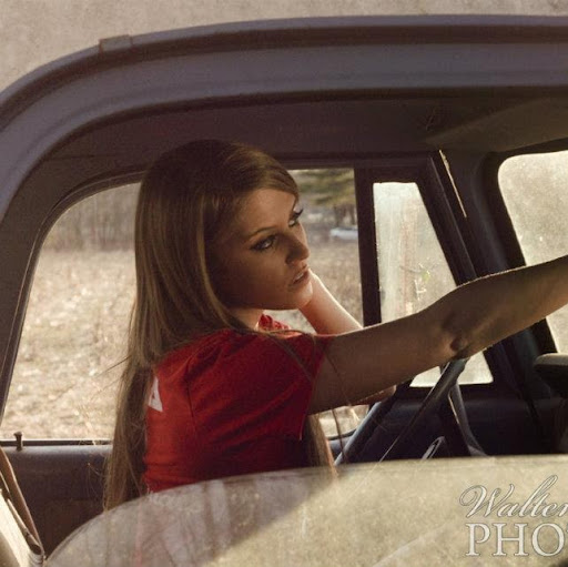 Madeline Moore Photo 31