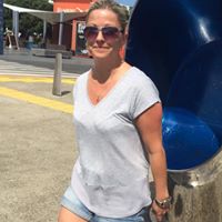 Caroline Stanley Photo 7