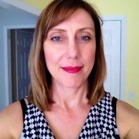 Angela Holland Photo 16