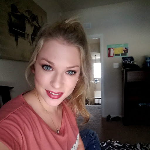 Victoria Buchanan Photo 31