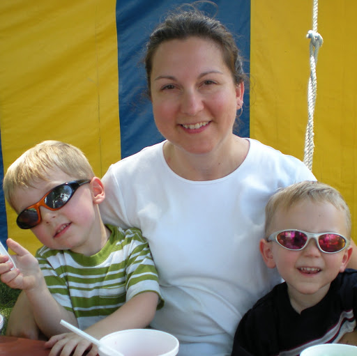 April Burns Photo 40
