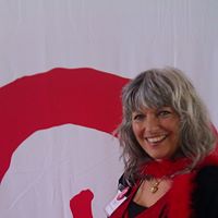 Toni Hodge Photo 18