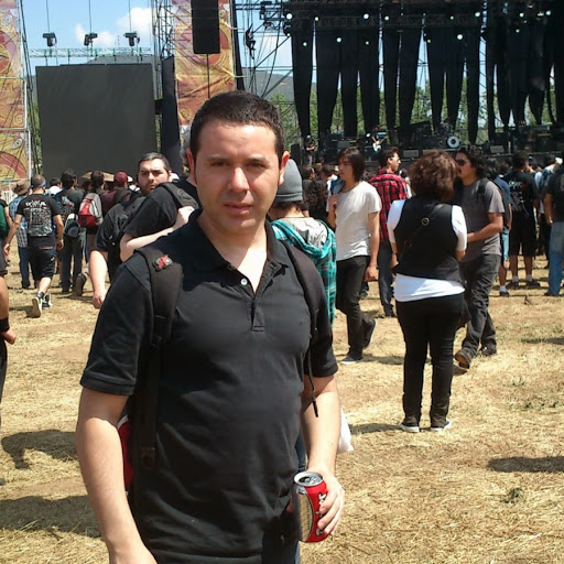 Roberto Manriquez Photo 28