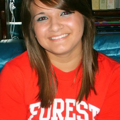 Erica Dukes Photo 31