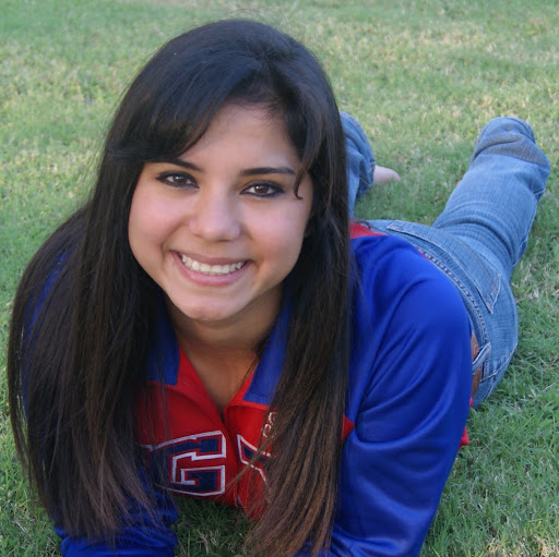 Sarah Hernandez Photo 5