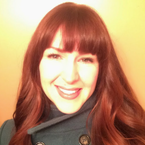 Holly Reynolds Photo 12