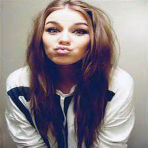 Alyssa Simons Photo 5