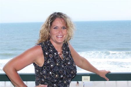 Julie Hardy Photo 9