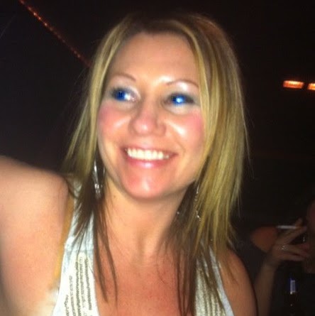Tina Carpenter Photo 27