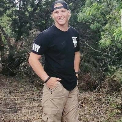 Tyler Lewis Photo 7