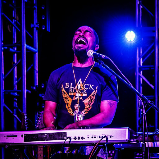 Gregory Gordon Photo 34