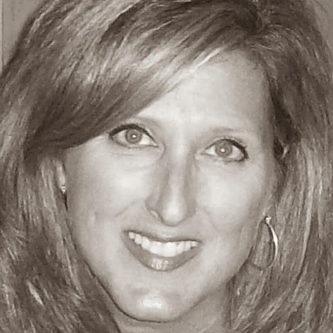 Melanie Robinson Photo 8