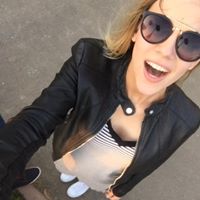 Emily Garrett Photo 42
