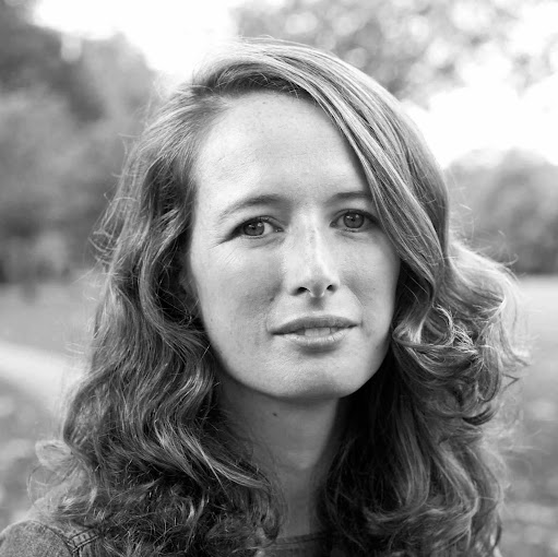 Julia Forster Photo 8