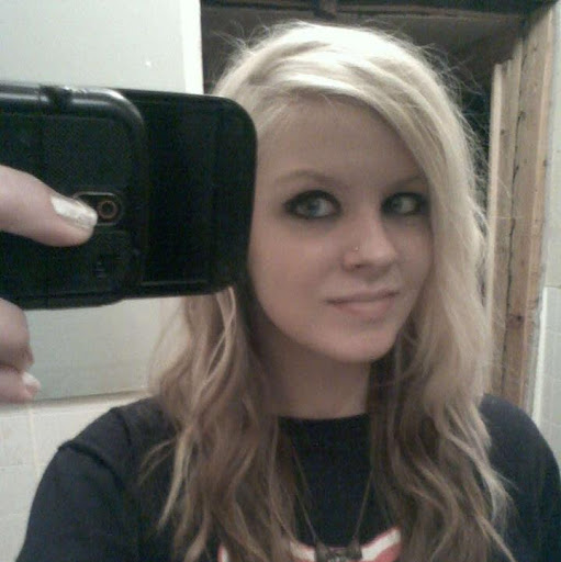 Jade Warren Photo 7