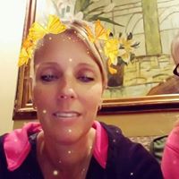 Michelle Clark Photo 32