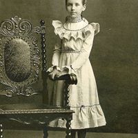 Julie Black Photo 24