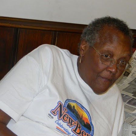 Edna Taylor Photo 17